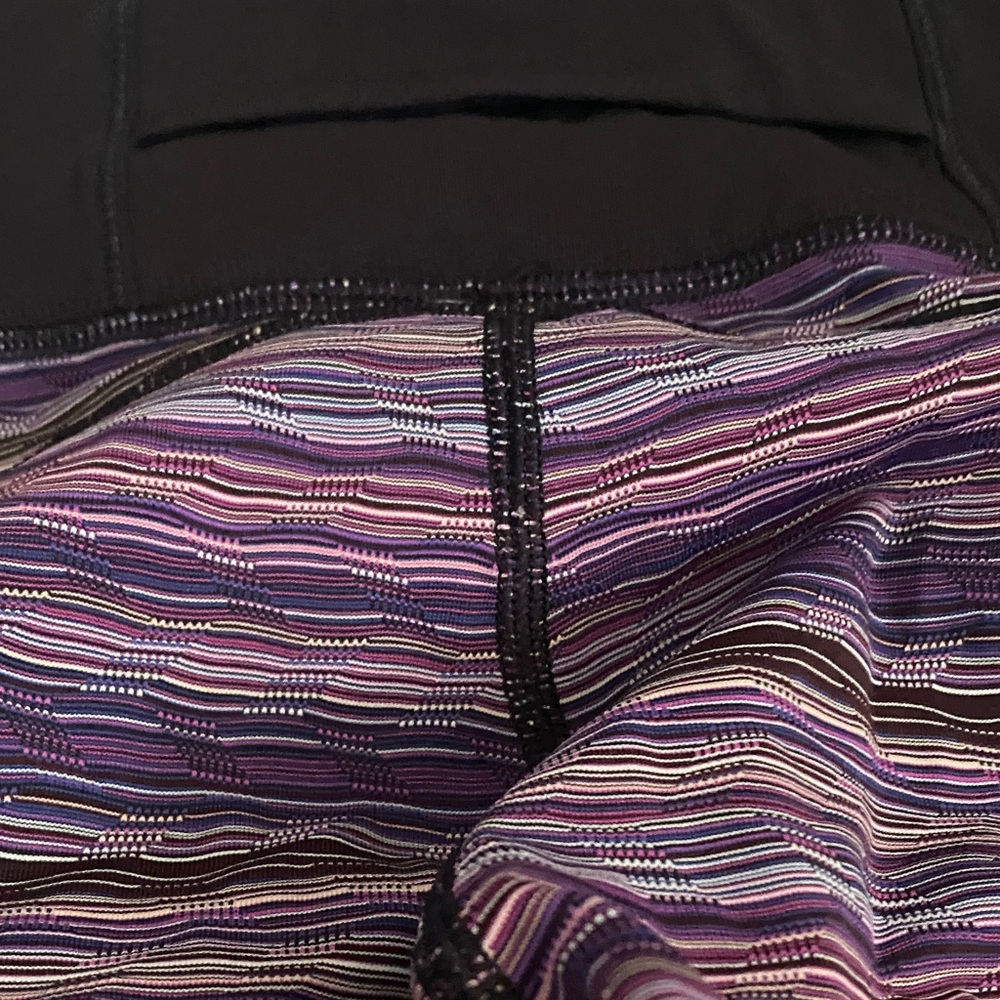 Lululemon Purple Wee Stripe
Purple Speed Crops 4 - Picture 6 of 9